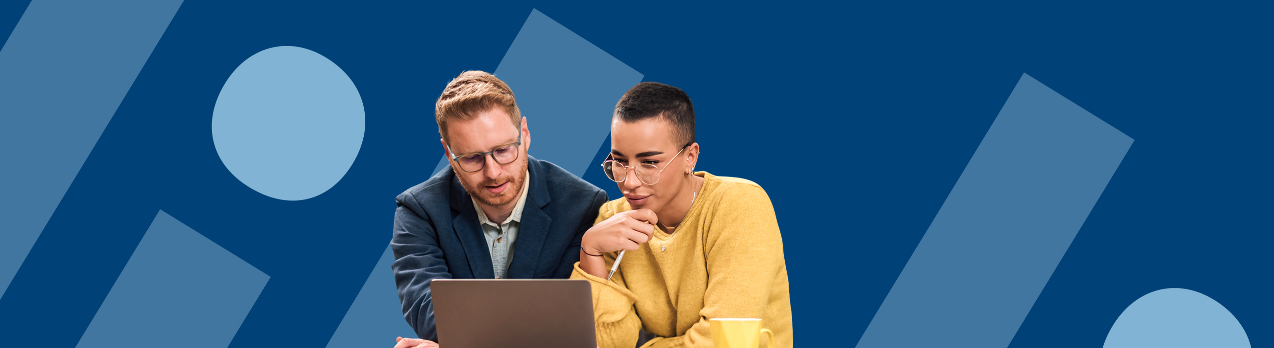 vocatium Webseminare für Lehrkräfte - Personen sitzen am Laptop
